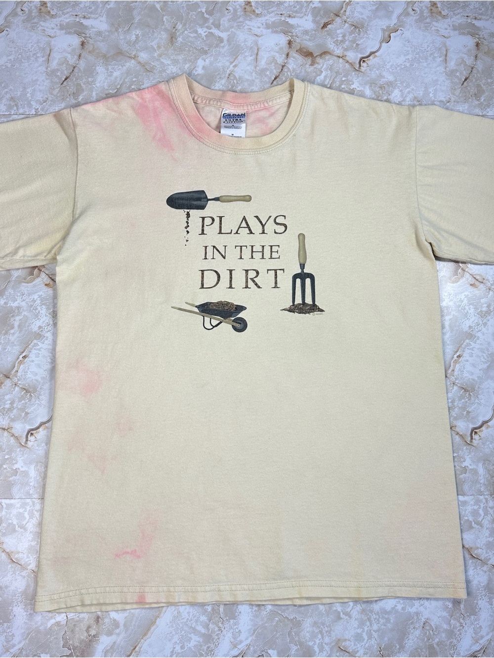 Vintage Plays In The Dirt Gardening Distressed Gildan T-Shirt Size Medium